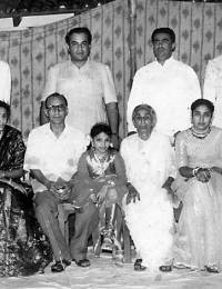standing left ; Mirza Asim Ali Beg, Mirza Qasim Beg, Mirza Aban Beg &amp; Mirza Hasim Beg sitting left : Mirza Mehmood Beg , Mehmooda Jahan, Mirza Dawood Beg, Baby Naz Begum, rehmatunissa Begum , Abida Begum &amp; Nayeema Begum